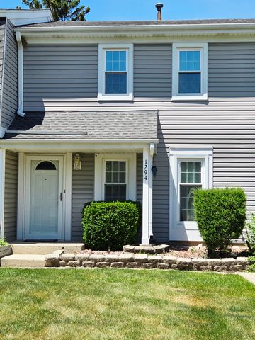 1294 Downing Street, Roselle, IL 60172