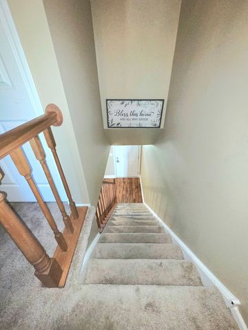1294 Downing Street, Roselle, IL 60172