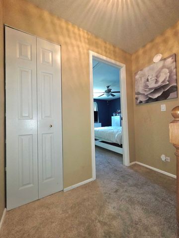 1294 Downing Street, Roselle, IL 60172