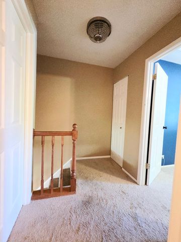 1294 Downing Street, Roselle, IL 60172