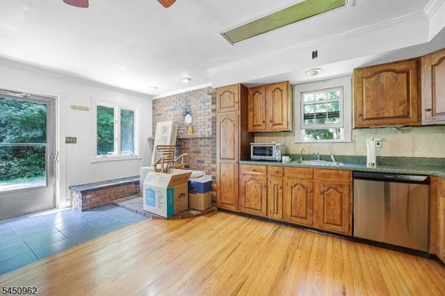 39 Clinton Rd, West Milford Twp., NJ 07435