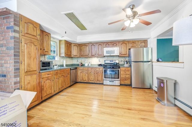 39 Clinton Rd, West Milford Twp., NJ 07435