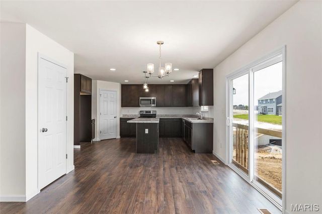 1032 Westhaven Boulevard, Wentzville, MO 63385