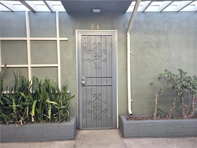5442 Pomona, Los Angeles, CA 90022