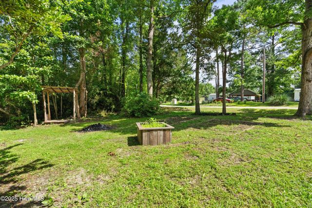 666 Bay Harbor Drive, Hampstead, NC 28443