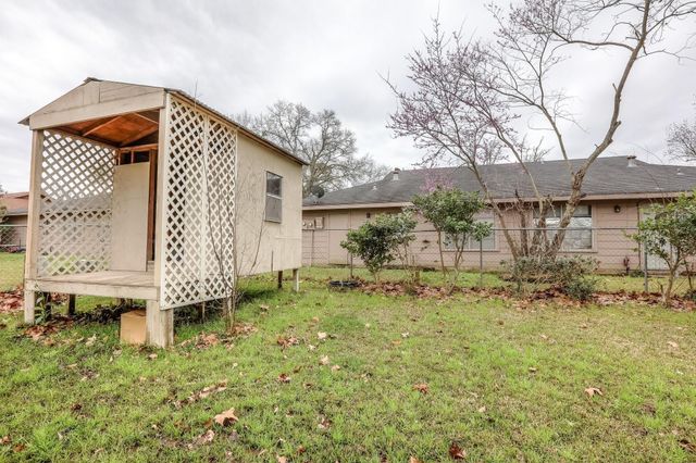 1013 Mccall Avenue, Conroe, TX 77301