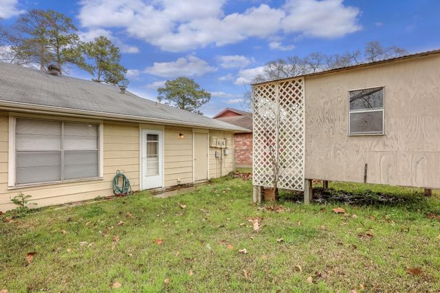 1013 Mccall Avenue, Conroe, TX 77301