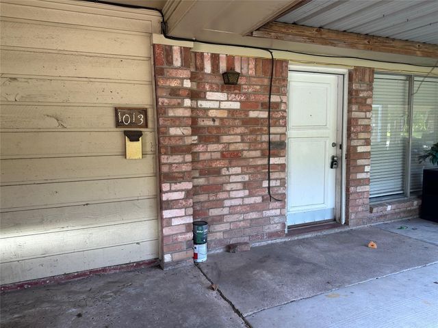 1013 Mccall Avenue, Conroe, TX 77301