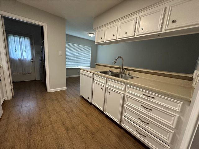 1013 Mccall Avenue, Conroe, TX 77301