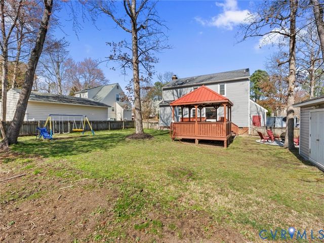 9737 Kingscroft Dr, Glen Allen, VA 23060