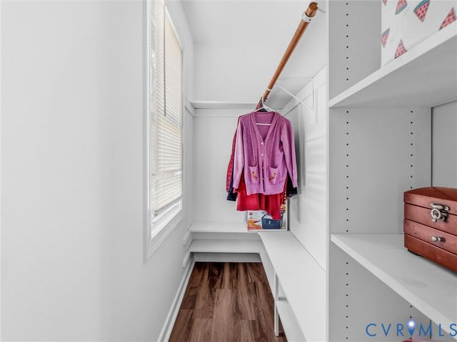 9737 Kingscroft Dr, Glen Allen, VA 23060