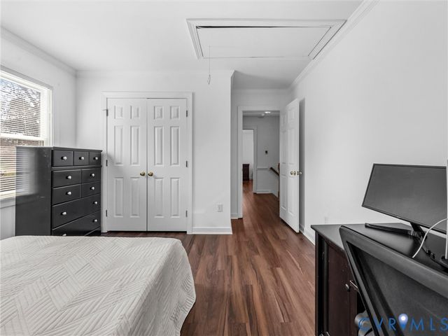 9737 Kingscroft Dr, Glen Allen, VA 23060