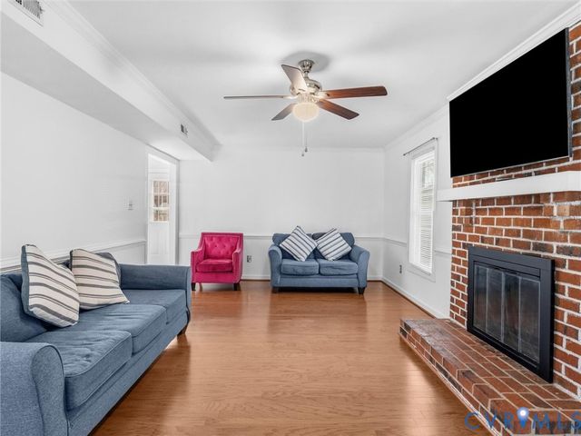 9737 Kingscroft Dr, Glen Allen, VA 23060