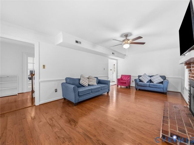 9737 Kingscroft Dr, Glen Allen, VA 23060