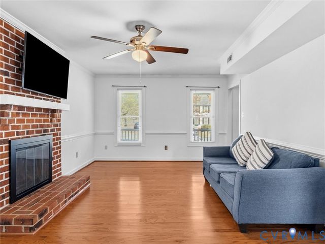 9737 Kingscroft Dr, Glen Allen, VA 23060