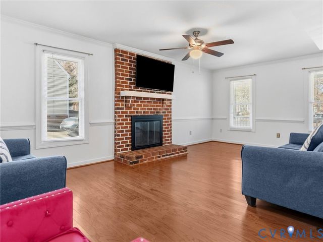 9737 Kingscroft Dr, Glen Allen, VA 23060