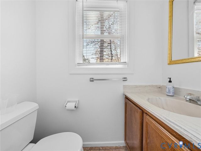 9737 Kingscroft Dr, Glen Allen, VA 23060