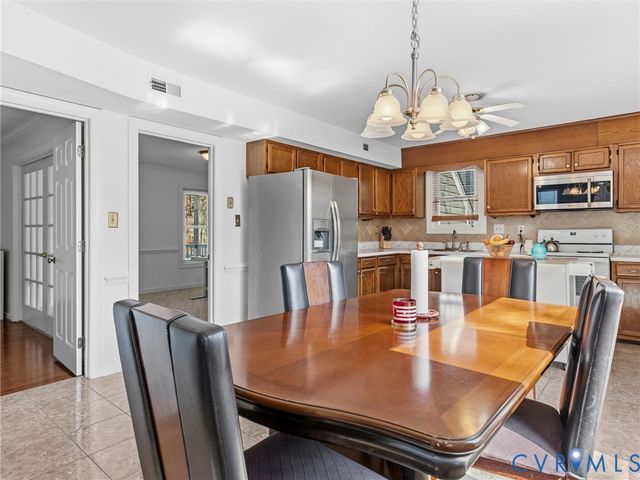 9737 Kingscroft Dr, Glen Allen, VA 23060