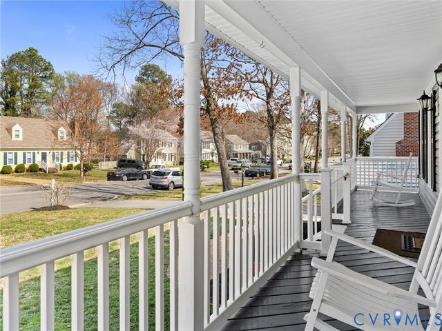 9737 Kingscroft Dr, Glen Allen, VA 23060