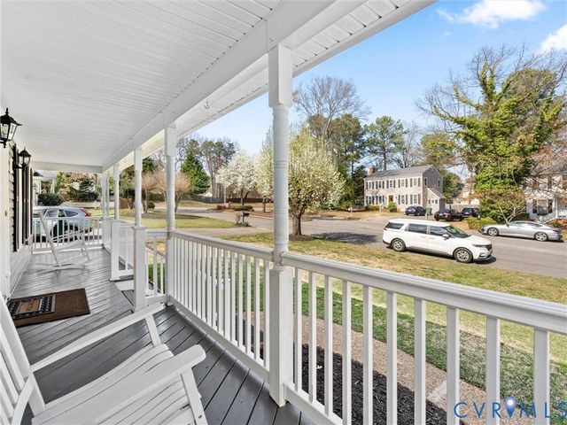 9737 Kingscroft Dr, Glen Allen, VA 23060