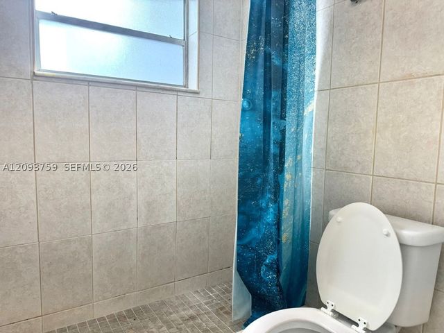 305 W 68th St 301, Hialeah, FL 33014