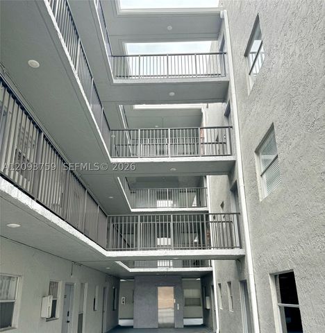 305 W 68th St 301, Hialeah, FL 33014