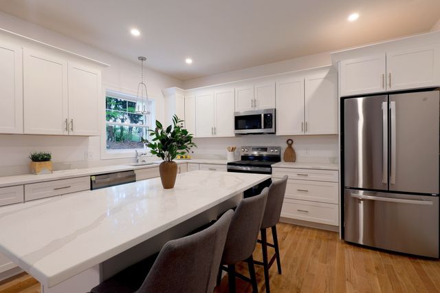 175 Main Street, Groveland, MA 01834