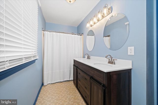 135 W COOK AVE, Smyrna, DE 19977