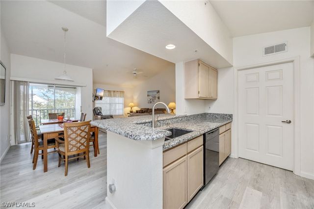 4650 Saint Croix LN 737, Naples, FL 34109