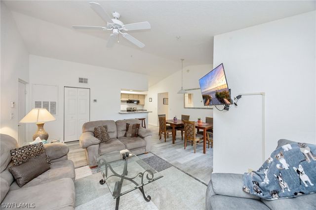 4650 Saint Croix LN 737, Naples, FL 34109