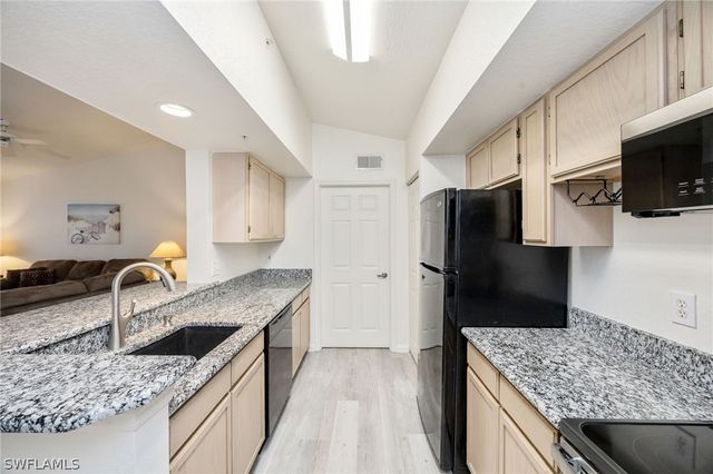 4650 Saint Croix LN 737, Naples, FL 34109