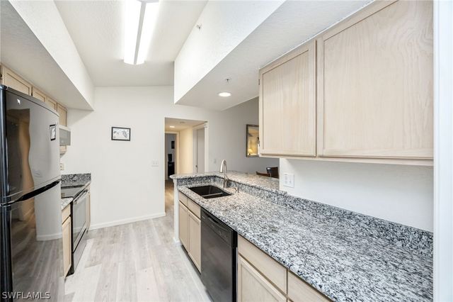 4650 Saint Croix LN 737, Naples, FL 34109