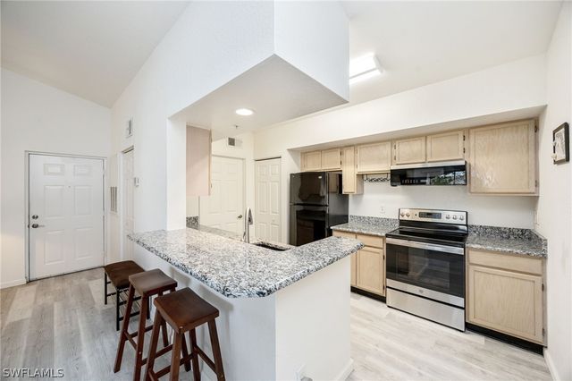 4650 Saint Croix LN 737, Naples, FL 34109