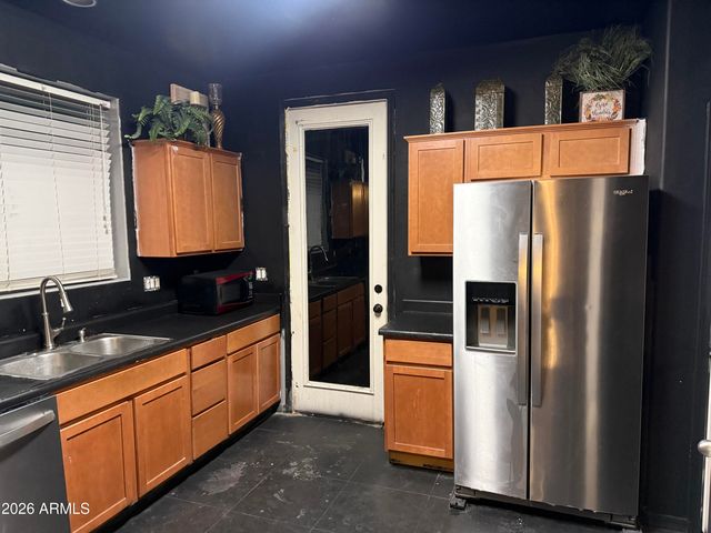 8524 W MONROE Street, Peoria, AZ 85345