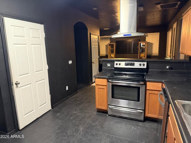 8524 W MONROE Street, Peoria, AZ 85345