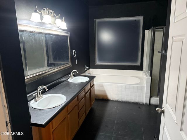 8524 W MONROE Street, Peoria, AZ 85345
