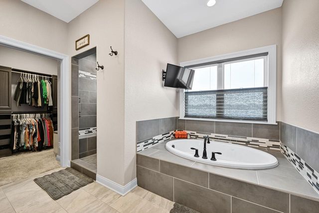 28516 Blue Crane COURT, Waterford, WI 53185