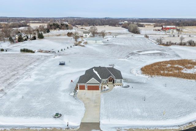 28516 Blue Crane COURT, Waterford, WI 53185