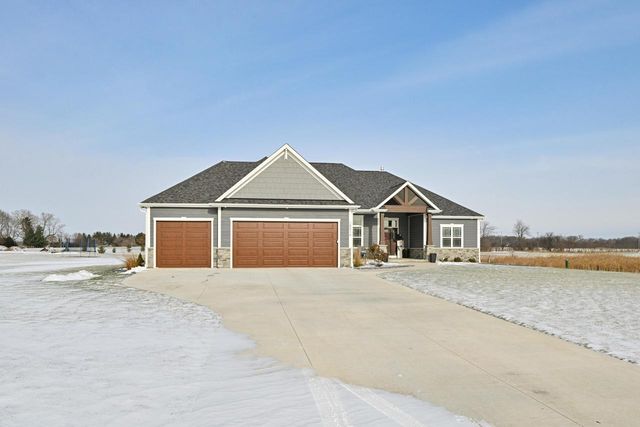 28516 Blue Crane COURT, Waterford, WI 53185