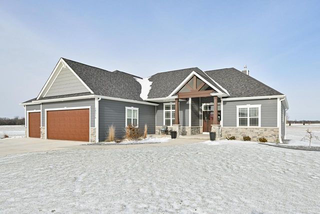 28516 Blue Crane COURT, Waterford, WI 53185