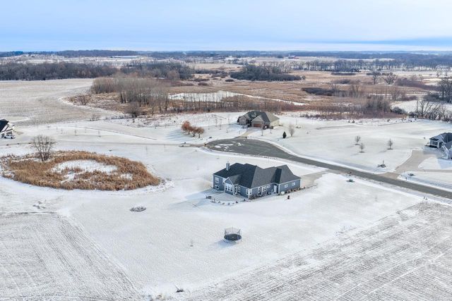 28516 Blue Crane COURT, Waterford, WI 53185