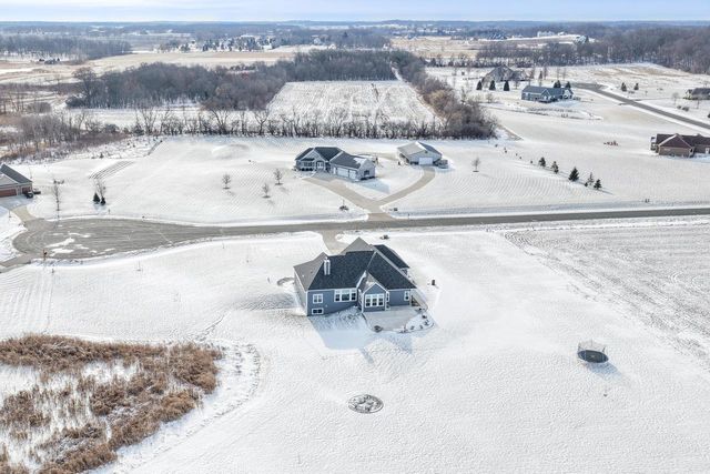 28516 Blue Crane COURT, Waterford, WI 53185