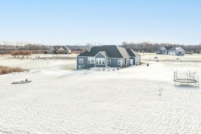 28516 Blue Crane COURT, Waterford, WI 53185