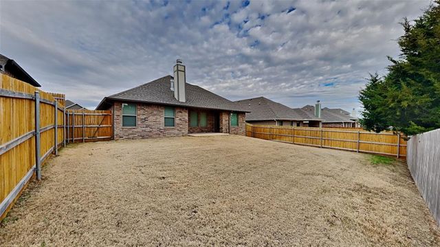 8400 Rainier Street, Edmond, OK 73034