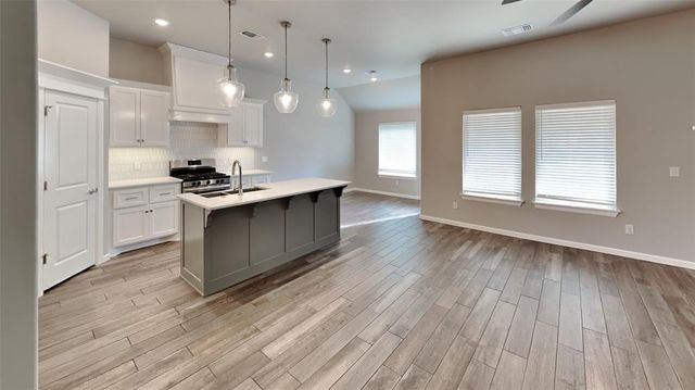8400 Rainier Street, Edmond, OK 73034