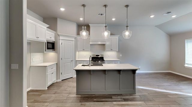 8400 Rainier Street, Edmond, OK 73034