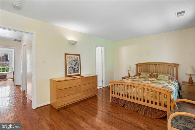 2459 MCCORMICK RD, Rockville, MD 20850