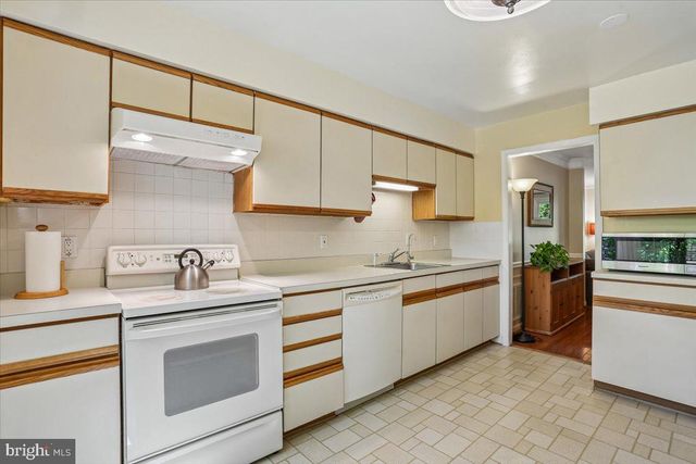 2459 MCCORMICK RD, Rockville, MD 20850