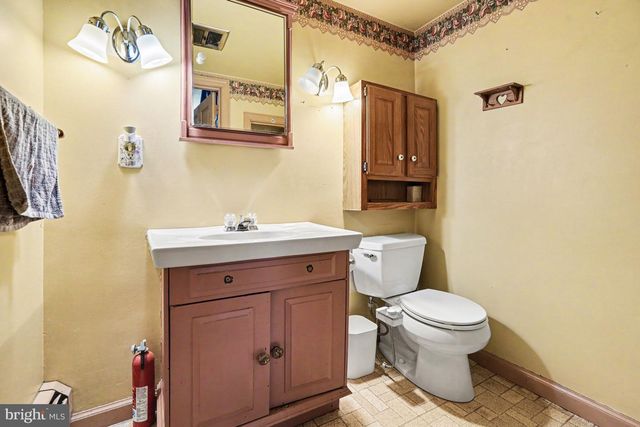 2143 NEWVILLE ROAD, Carlisle, PA 17015