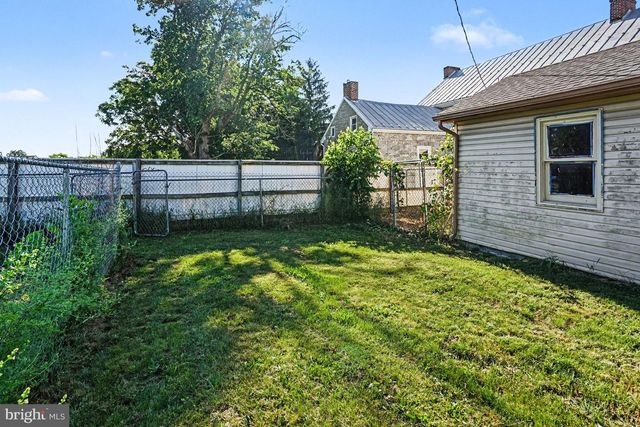 2143 NEWVILLE ROAD, Carlisle, PA 17015